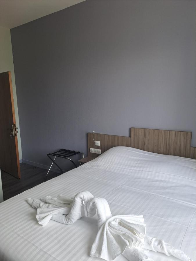 Bed and Breakfast Le Petit Vedaquais Vaas Exterior foto